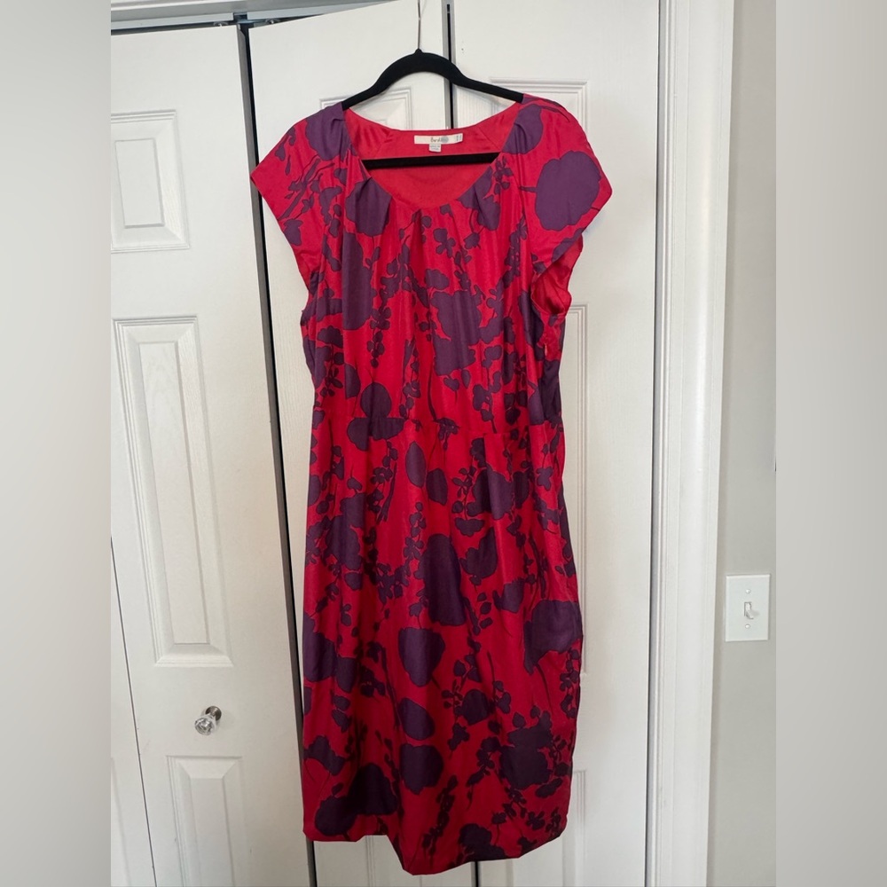 Women's Boden Silk Floral Zipper Pink and purple Dress 16L - like new!